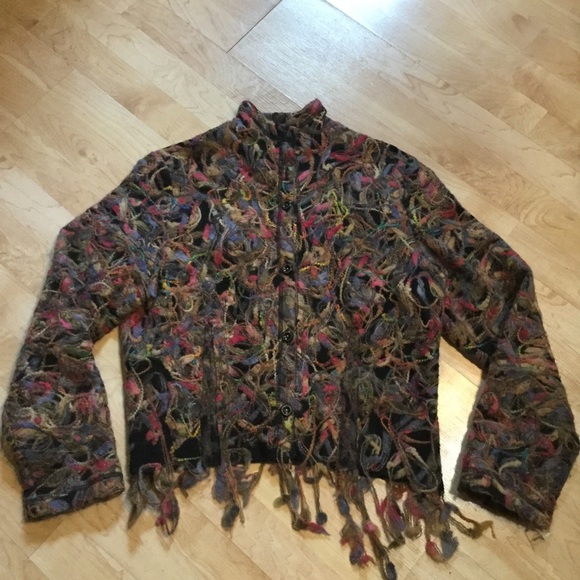 Cute, Unique and Quirky Canvasbacks Yarn Sweater. - Picture 2 of 8